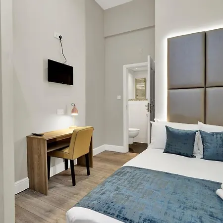 Chic Stay In London
